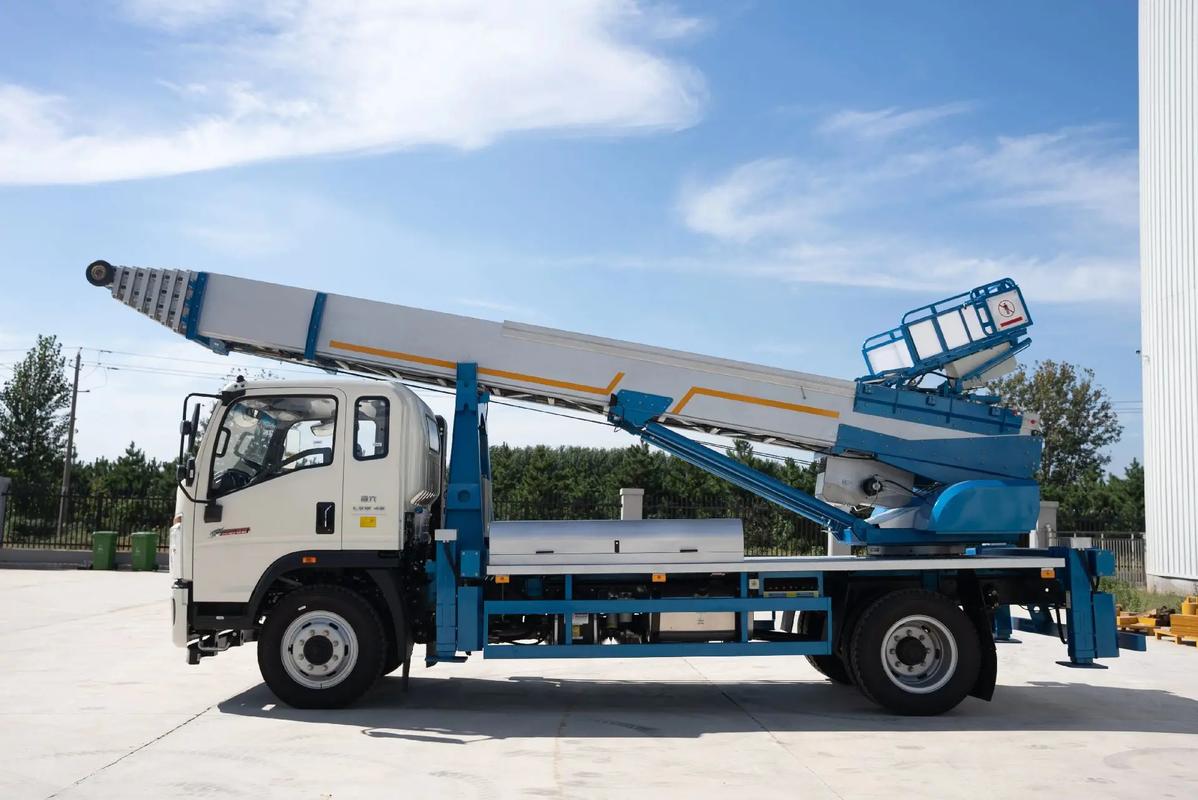 巴州云梯上料车租赁费用