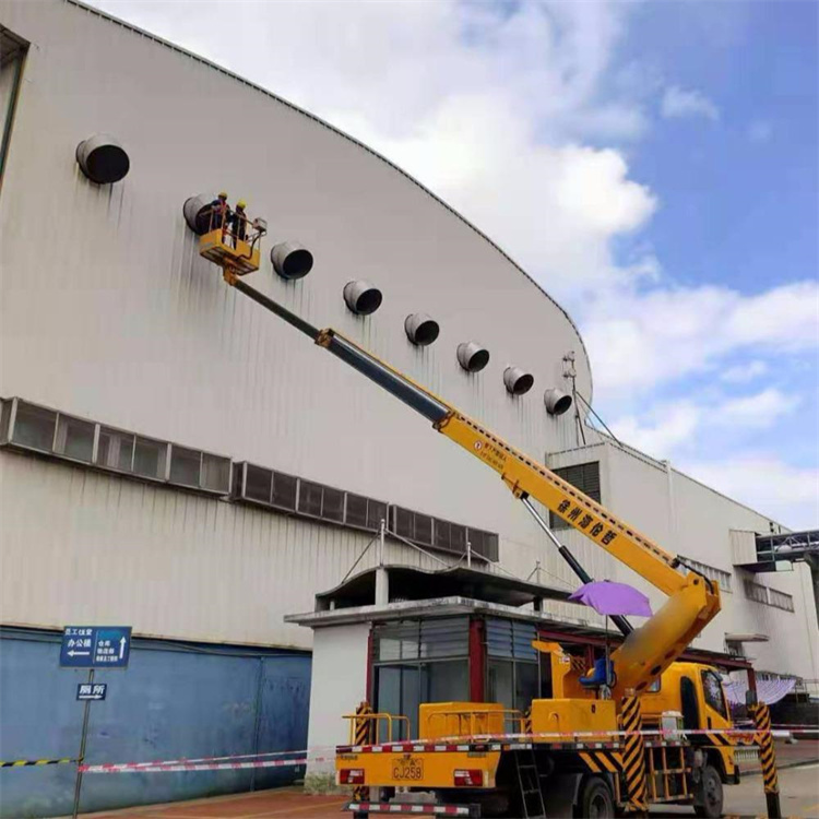 巴州高空作业车出租服务：专业广告牌安装解决方案