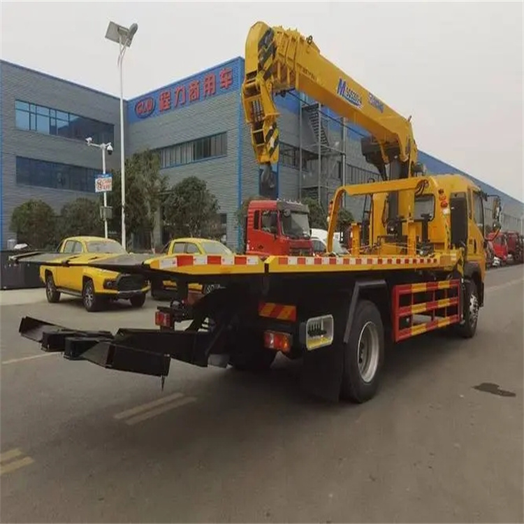 巴州附近小随车吊出租电话，轻松解决搬运烦恼