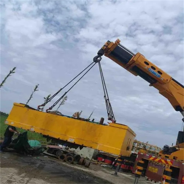 巴州随车吊吊集装箱怎么吊